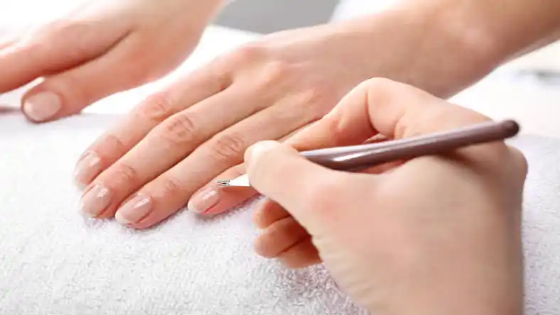 آموزش کاشت ناخن ژله ای