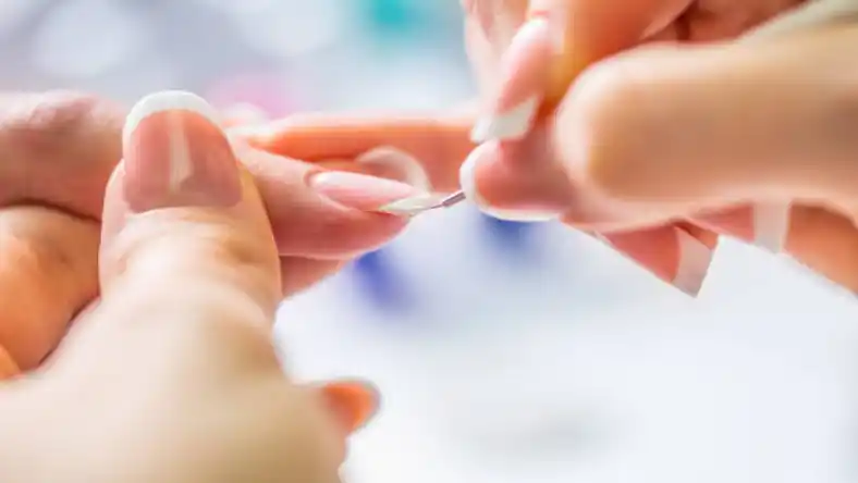 آموزشگاه کاشت ناخن در ایلام