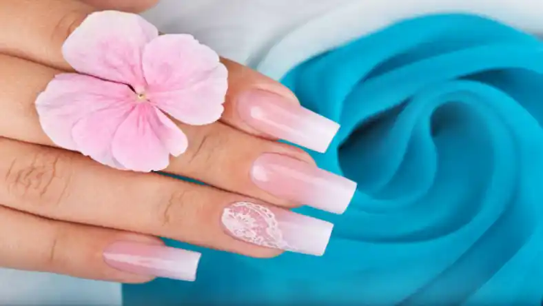 مرکز آموزش کاشت ناخن در قم
