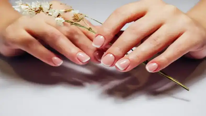 انواع کاشت ناخن فرنچ
