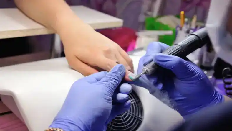 کاشت ناخن روسی چیست