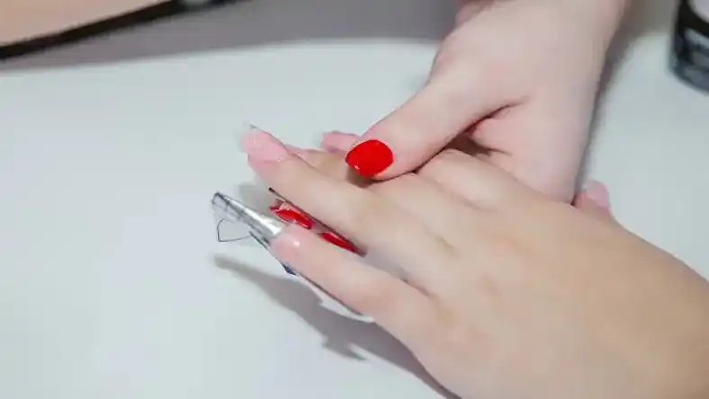 یادگیری کاشت ناخن سخته؟