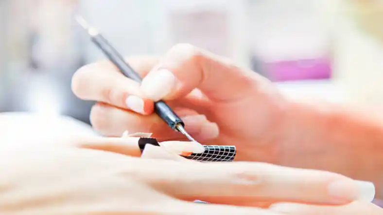 آموزش طراحی ناخن کرج
