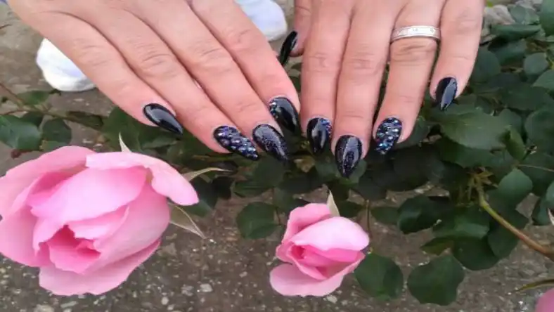 پاك كردن رنگ زردچوبه از ناخن ژلیش با چسب رازی