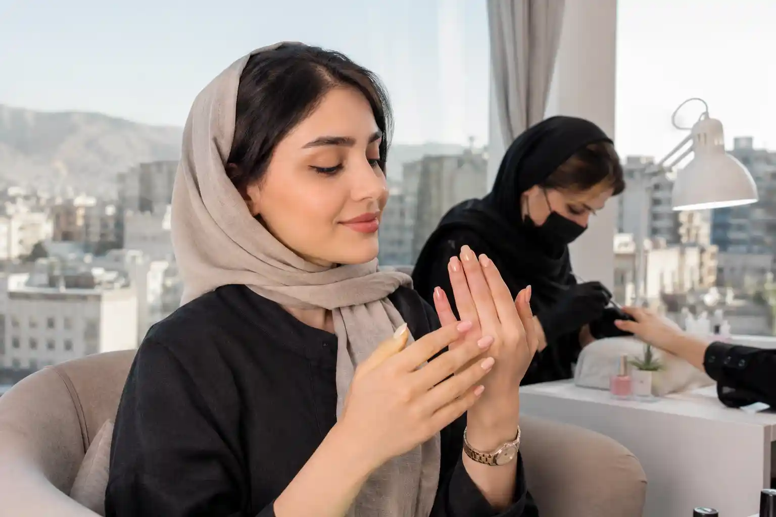 بهترین سالن کاشت ناخن در تهران