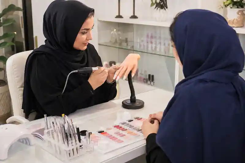 آموزش کاشت ناخن با تیپ و ژل