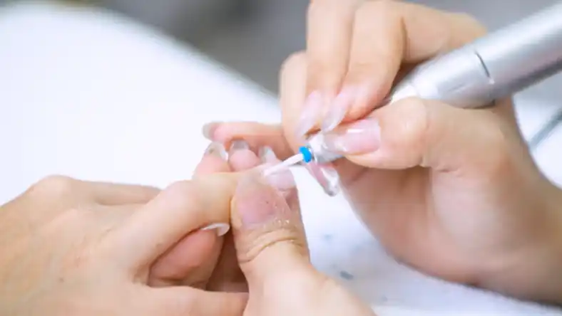 آموزش طراحی ناخن با آب