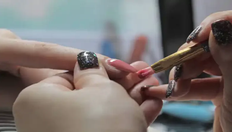 آموزش کاشت ناخن میکس