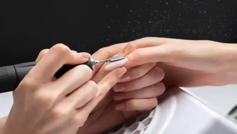 آموزشگاه کاشت ناخن در بروجرد