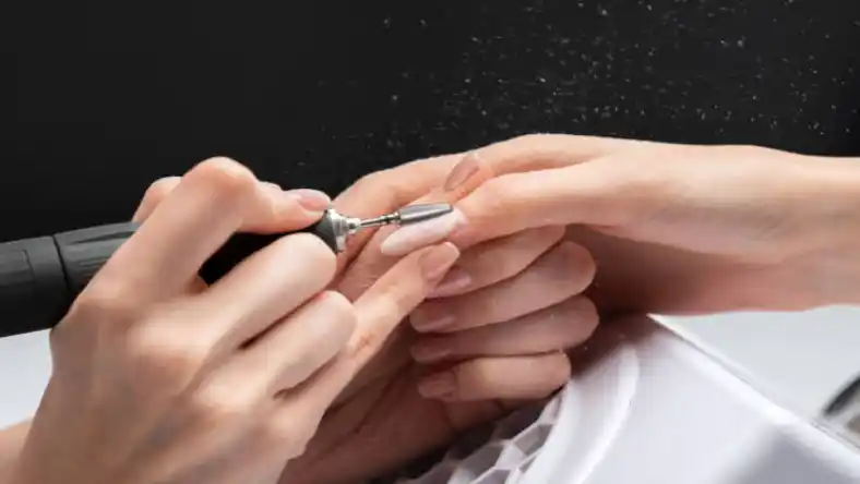 آموزشگاه کاشت ناخن در بروجرد