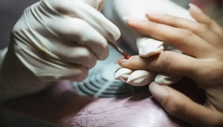 آموزشگاه کاشت ناخن در جیرفت