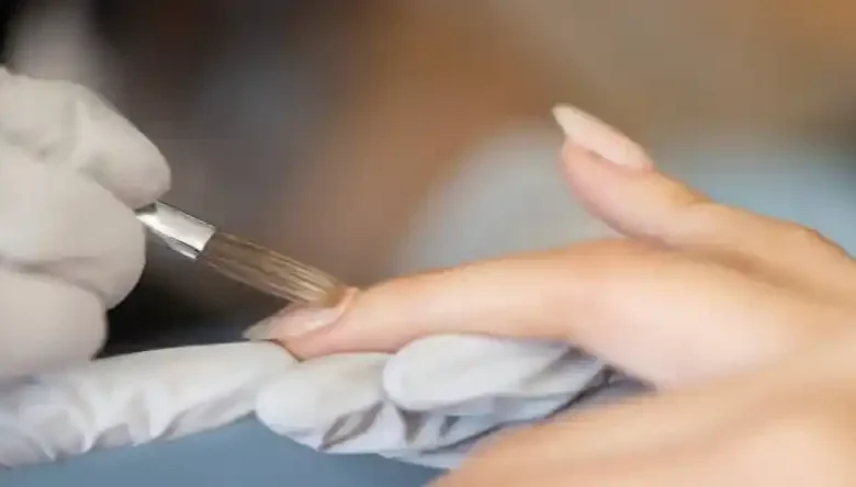 کاشت ناخن با پلی ژل بدون دستگاه