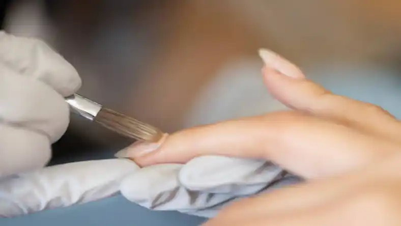 آموزشگاه کاشت ناخن در سنندج