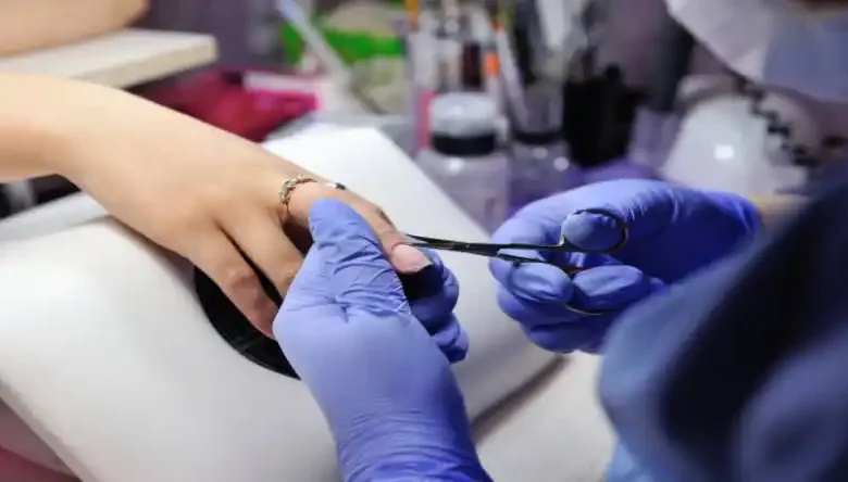 آموزشگاه کاشت ناخن در گنبد کاووس