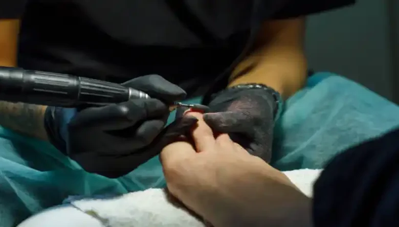 درآمد ناخن کار در اروپا