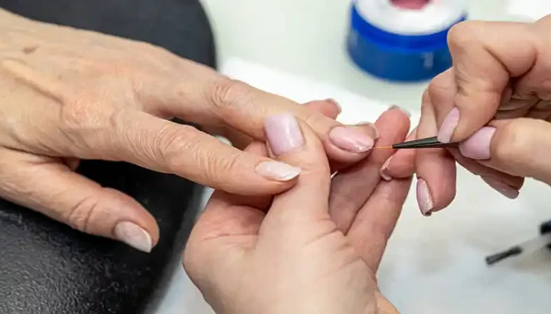 دوره کاشت ناخن در شهریار