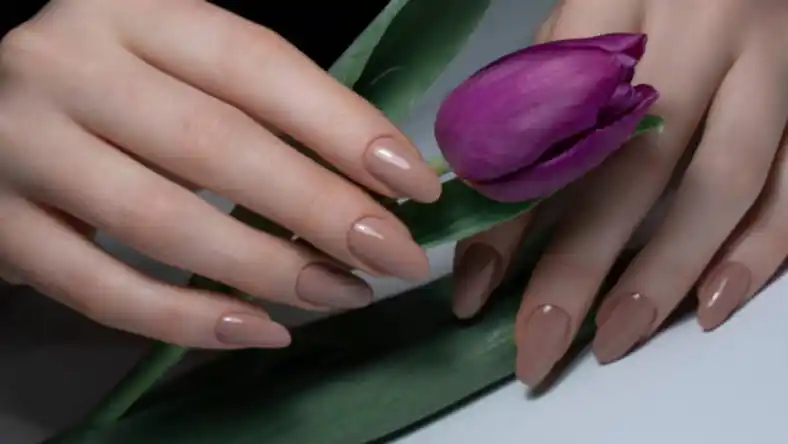 مهاجرت ناخن کار به آلمان