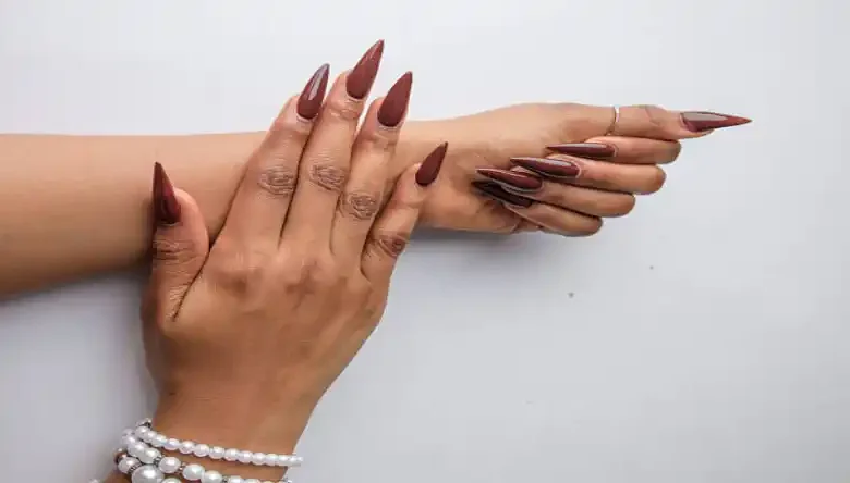 چگونه در کاشت ناخن حرفه ای شویم