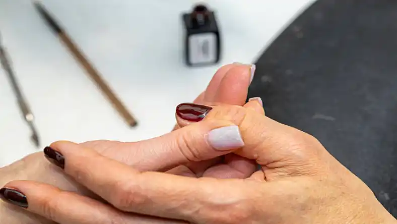 آموزش طرح ناخن برجسته کرومی