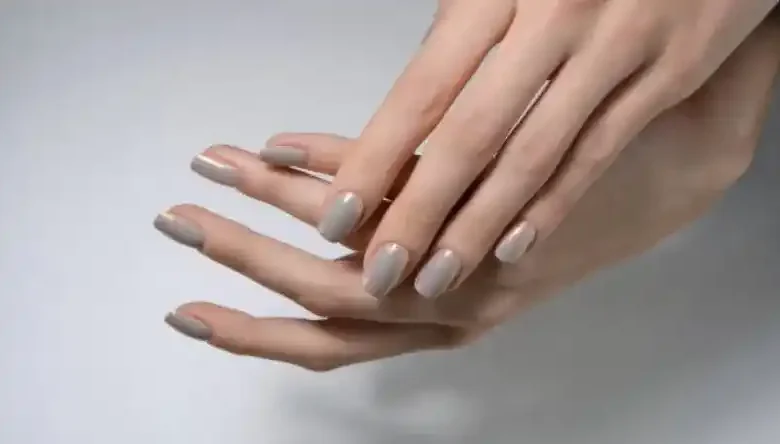 کاشت ناخن شیشه ای اکلیلی