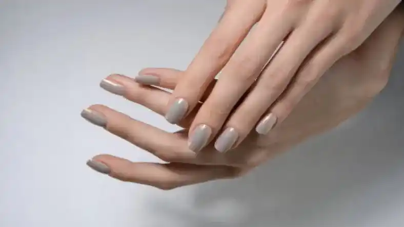 کاشت ناخن شیشه ای اکلیلی