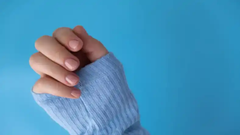 آموزش کاشت ناخن سریع