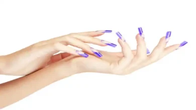 ترمیم ناخن شکسته کاشت پودر
