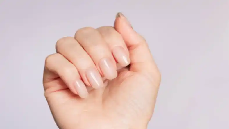 کاشت ناخن خراب شده