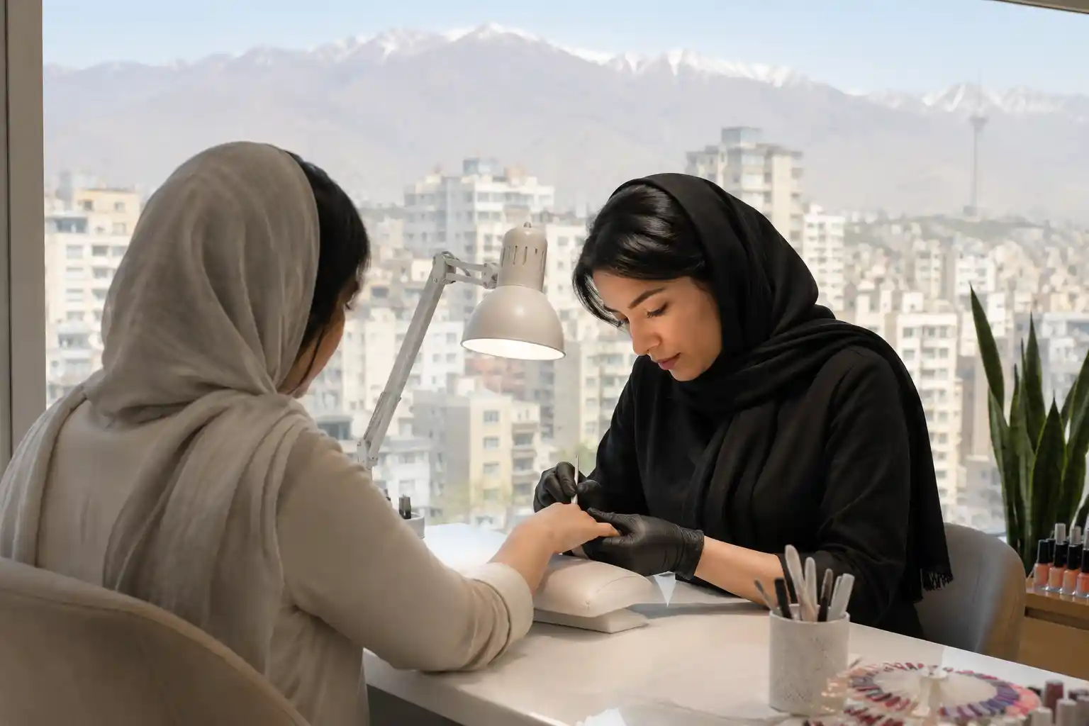 بهترین سالن کاشت ناخن در تهران