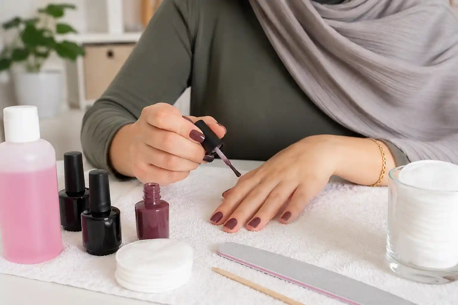 ژلیش ناخن در خانه بدون دستگاه